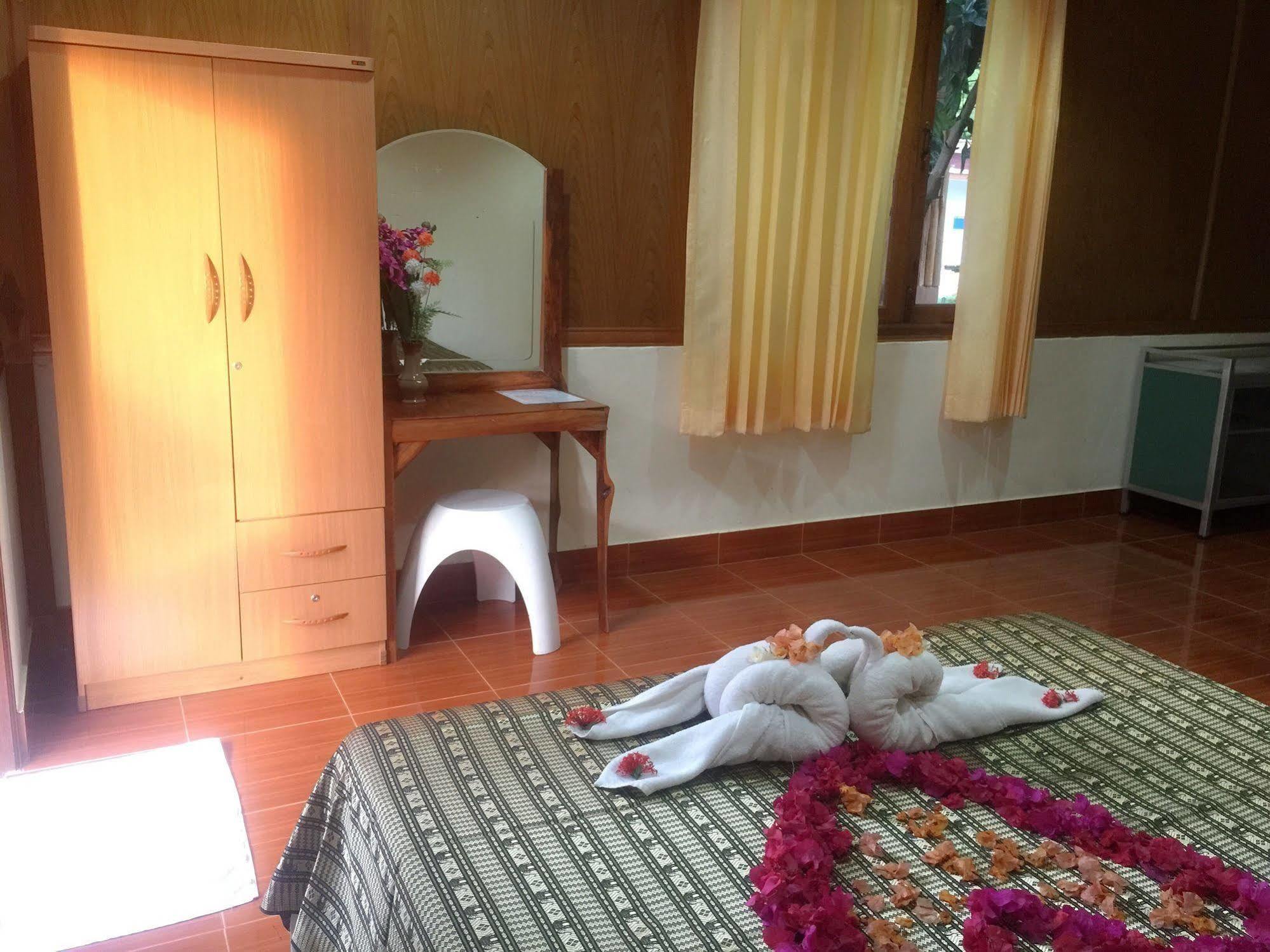 Poonsap Resort Koh Lanta Ngoại thất bức ảnh