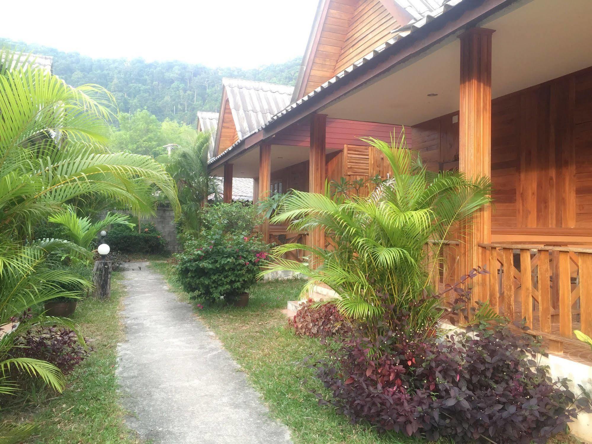 Poonsap Resort Koh Lanta Ngoại thất bức ảnh