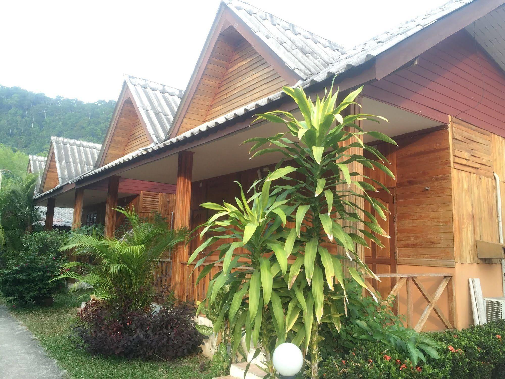 Poonsap Resort Koh Lanta Ngoại thất bức ảnh