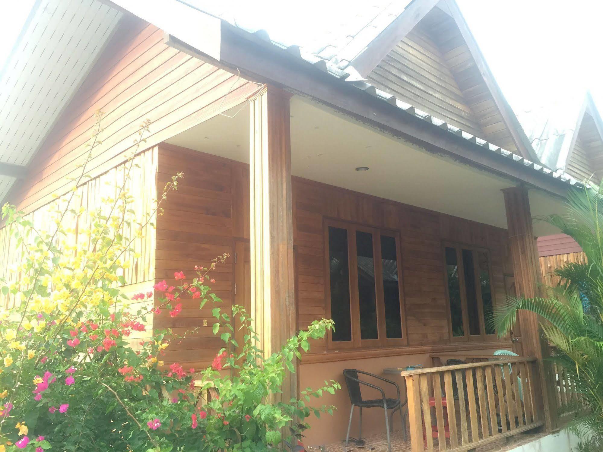 Poonsap Resort Koh Lanta Ngoại thất bức ảnh