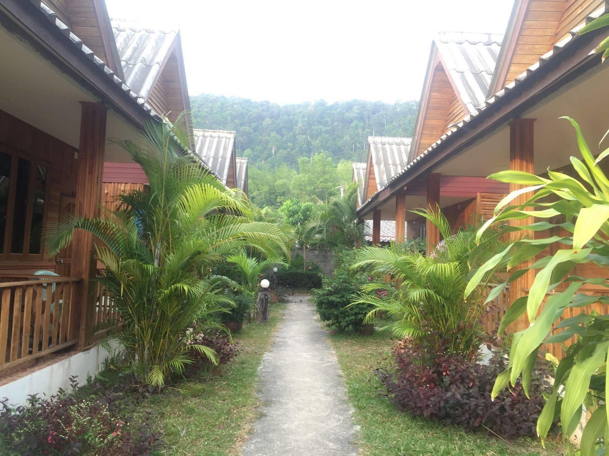 Poonsap Resort Koh Lanta Ngoại thất bức ảnh